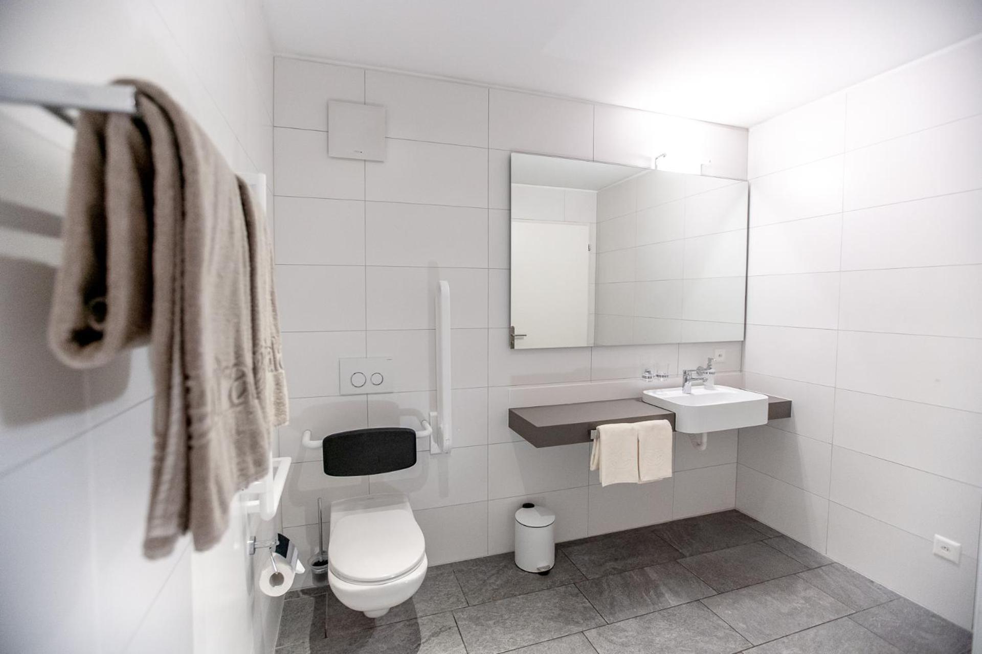 Miralago Locarno Easy Rooms Muralto Quarto foto